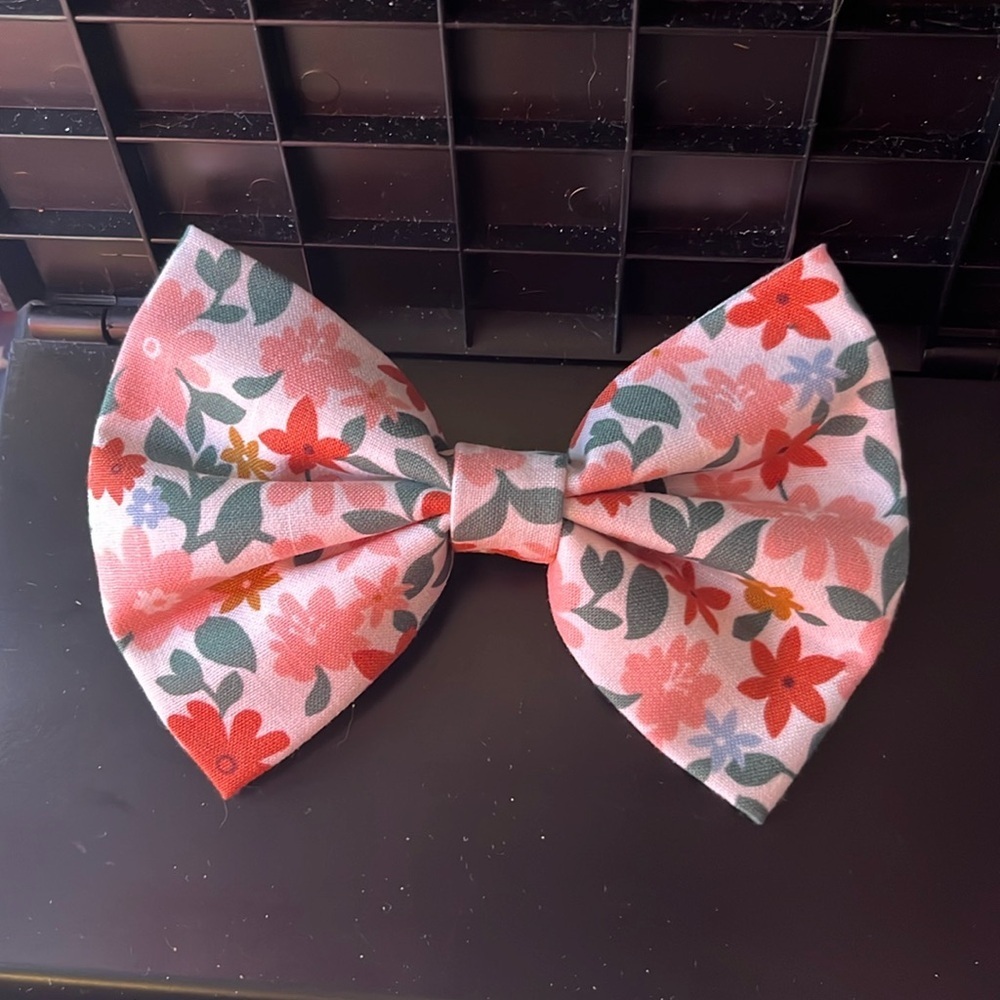 Floral bow